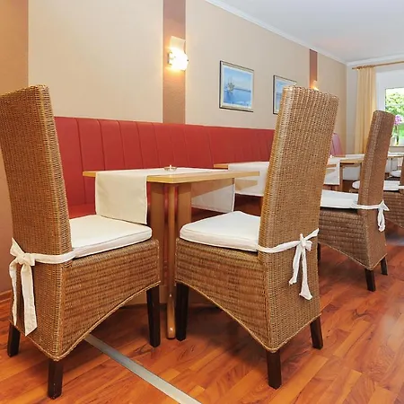 Garni Benser Watt بينسيرسيال