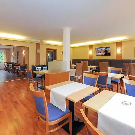 Garni Benser Watt بينسيرسيال