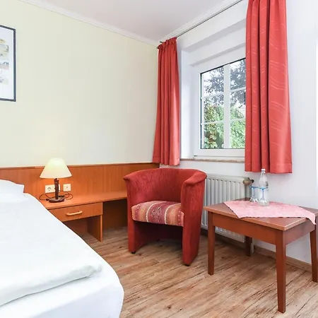 Garni Benser Watt فندق