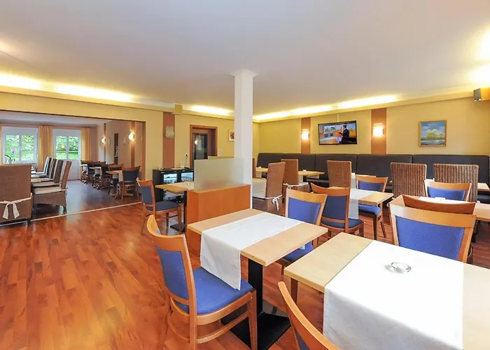 Garni Benser Watt 贝塞尔